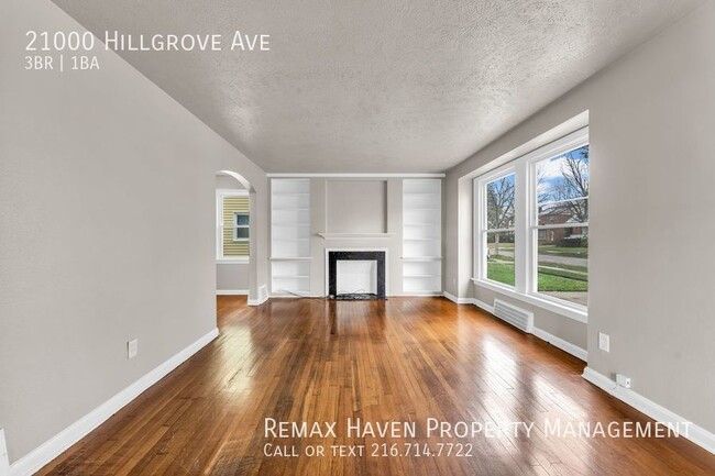 Building Photo - 21000 Hillgrove, Maple Hts - Gorgeous 3 be...