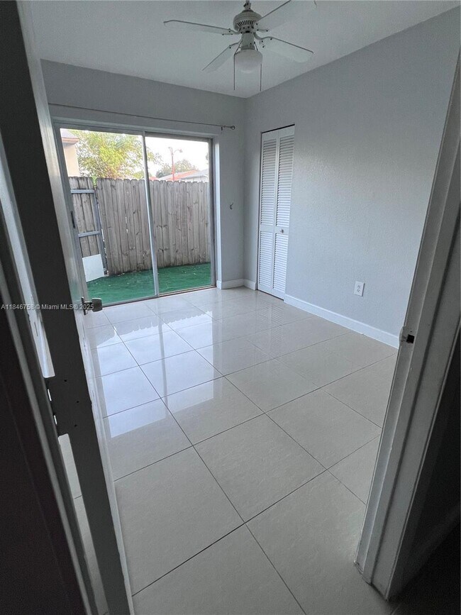 Building Photo - 15400 SW 81st Cir Ln