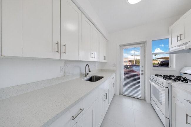 Photo - 6930 Rue Versailles Dr Apartment