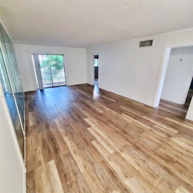 Building Photo - 201 Galen Dr