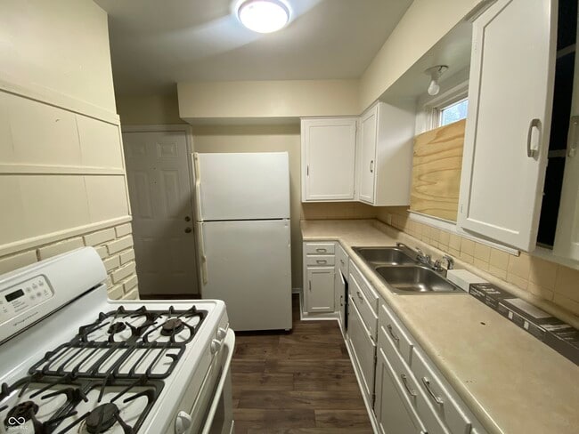 Foto del edificio - 3785 Caroline Ave