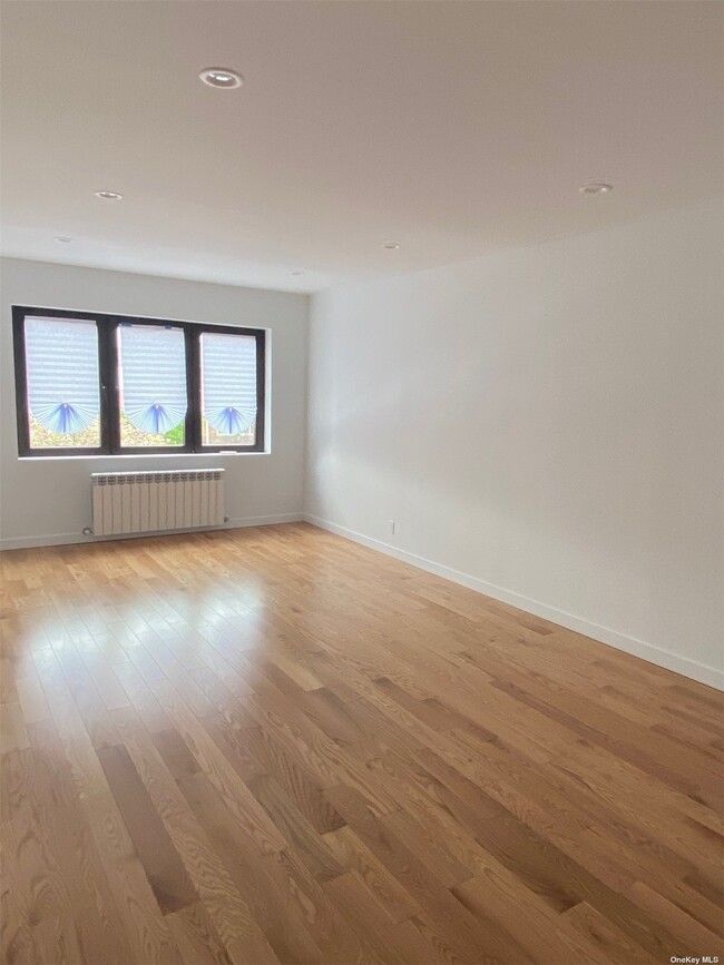 Foto del edificio - 61-28 70th St