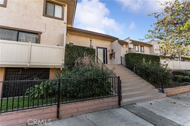 Foto del edificio - 4365 McLaughlin Ave