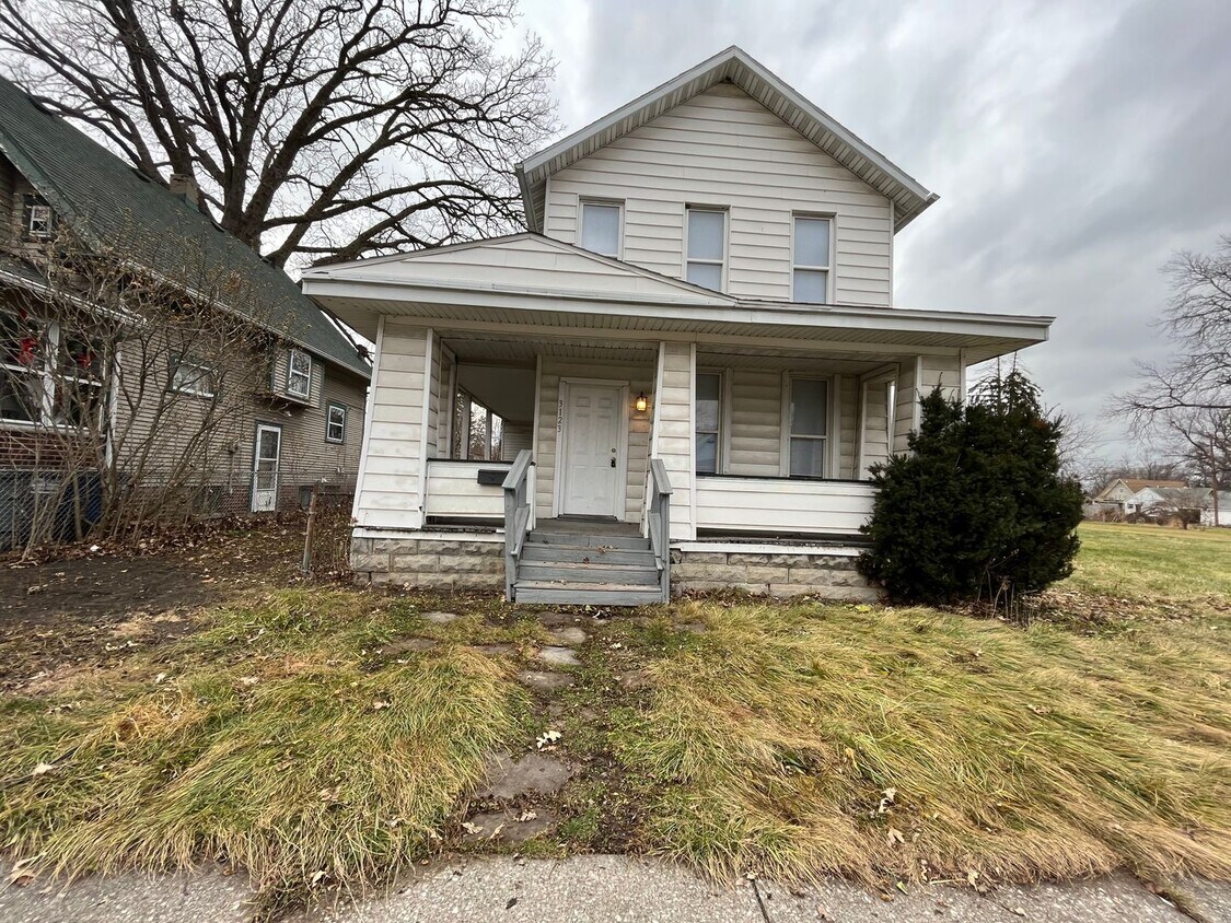 Primary Photo - 3 Bedroom House - North River