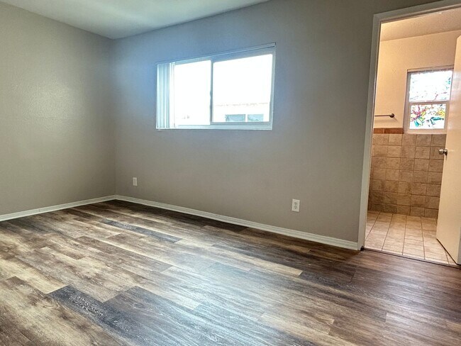 Foto del edificio - $$ 1,000 $$ OFF First Months RENT !!!!!! 2 bed - 2 bath unit Ready to rent!