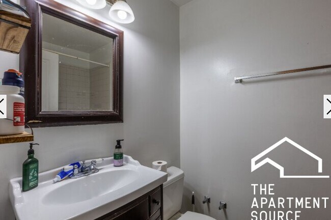 Photo - 1059 W Fry St Apartment