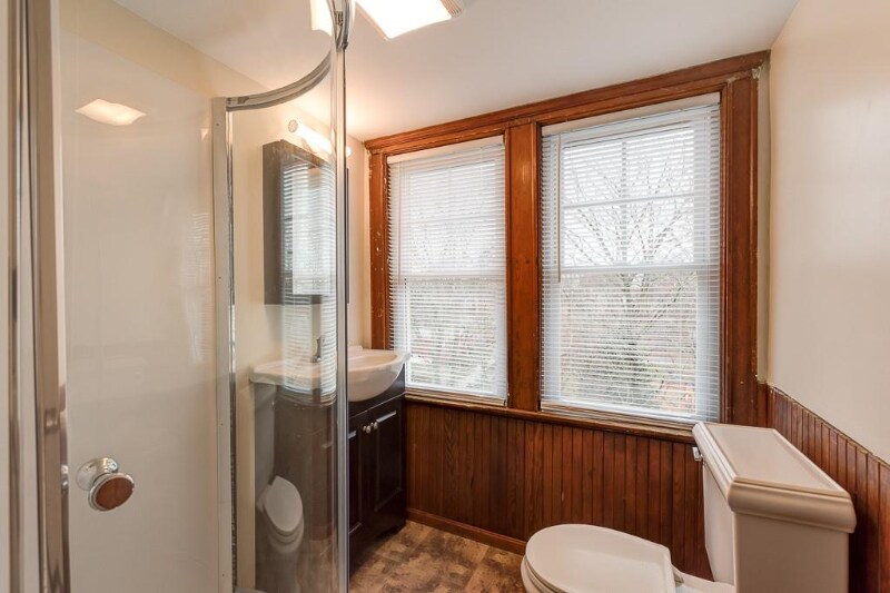 Primary Photo - 104 Winthrop St