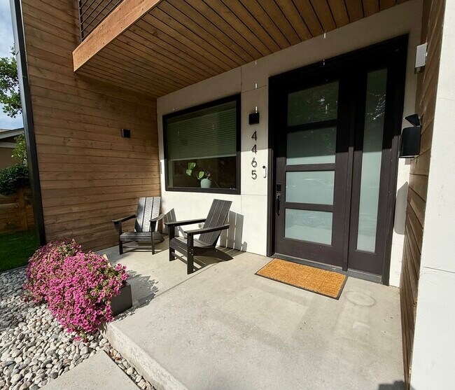 Building Photo - 4465 Zenobia St