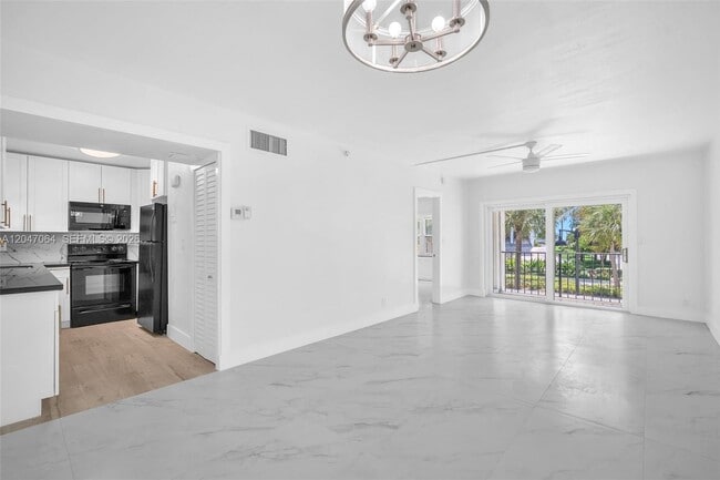 Building Photo - 4143 N Ocean Blvd