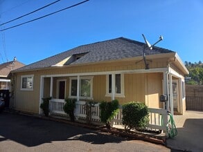 Building Photo - 621 Olive St