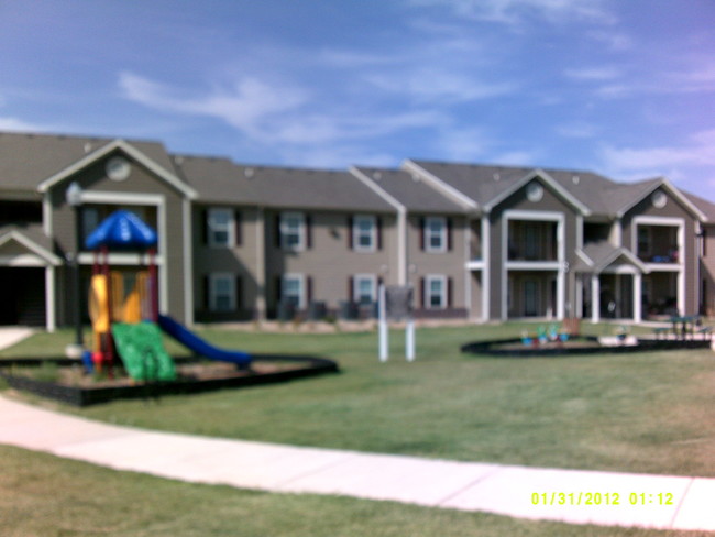 Building Photo - Rose Meadows Apartment Homes