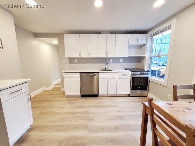 Building Photo - 98 Sciarappa St