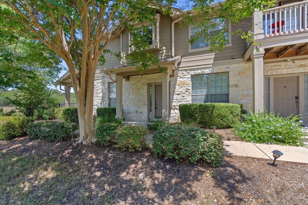 Foto principal - 9201 Brodie Ln