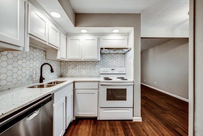 Foto del edificio - 1328 S Henderson St