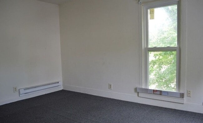Building Photo - 805 N State St
