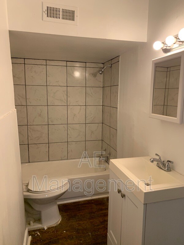 Foto del edificio - 3702 Mariner Ave