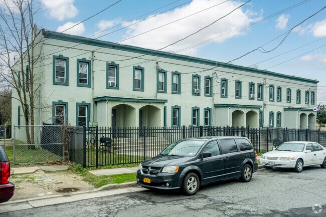 Foto del edificio - 21-31 Linden Pl