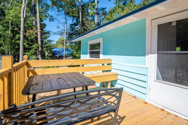 Building Photo - 1 Bedroom Cottage located on Wrightsville ...
