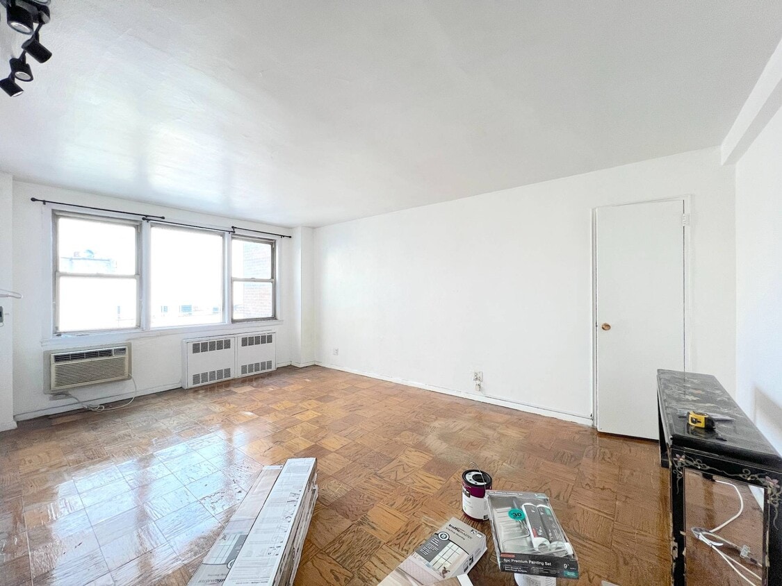 Primary Photo - 50 Bayard St