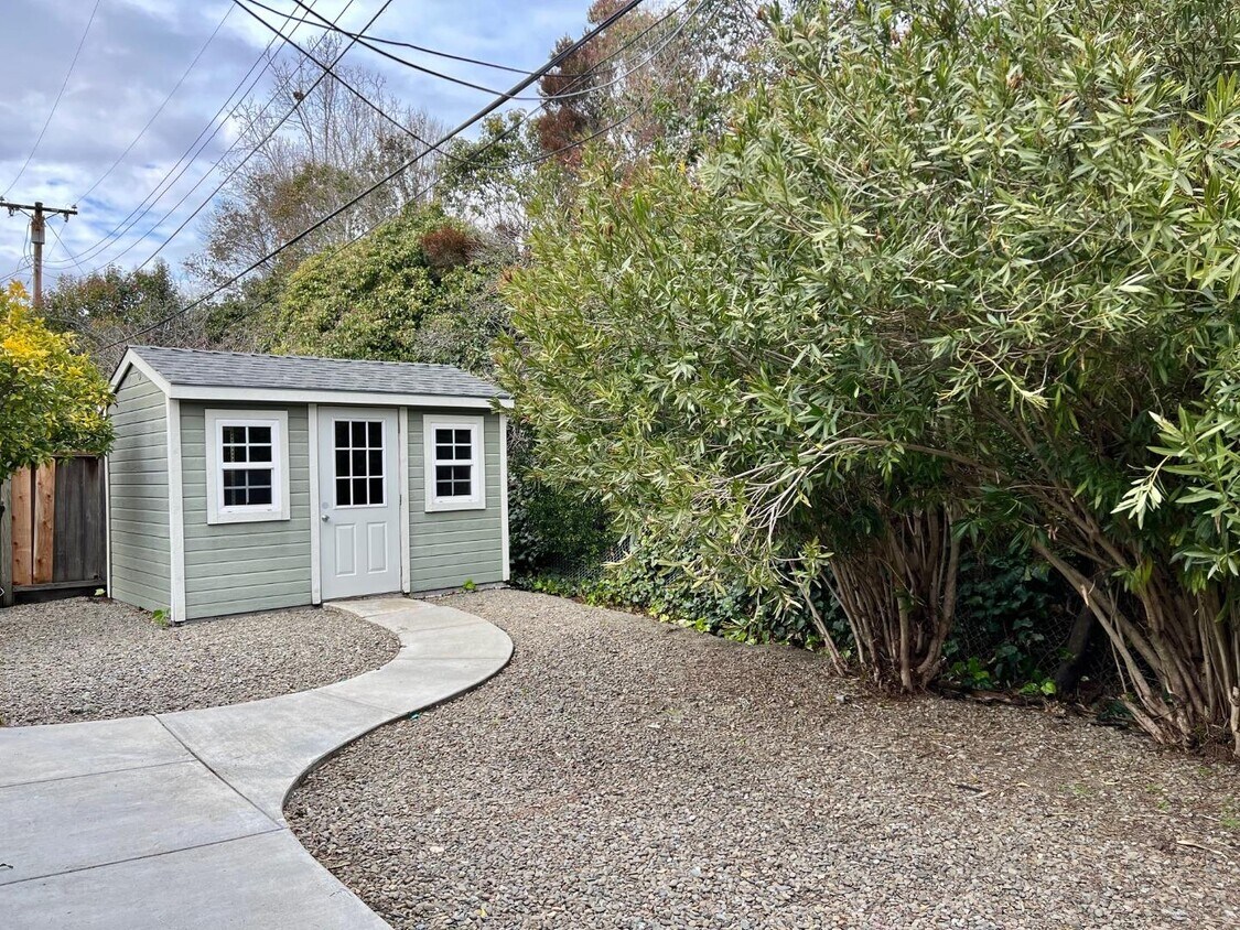 0000 Moffett Cir, Palo Alto, CA 94303 House for Rent in Palo Alto, CA