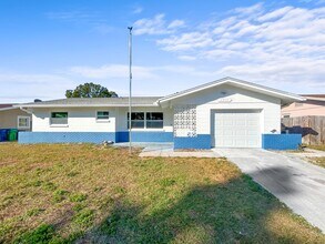 Building Photo - 9814 110th Ln N