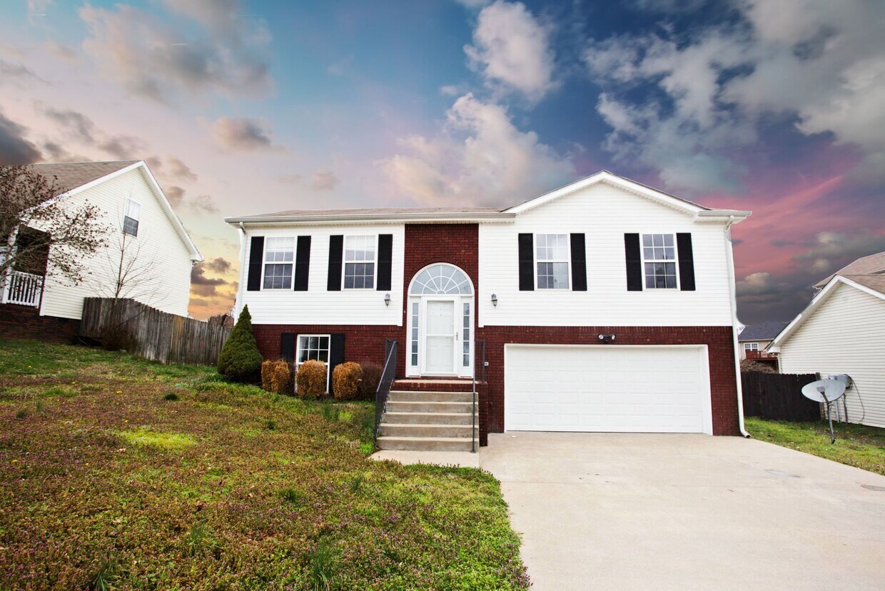 Primary Photo - 3137 Little Grove Ln