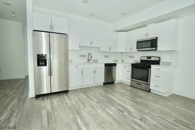 Foto del edificio - 79 4th Ave