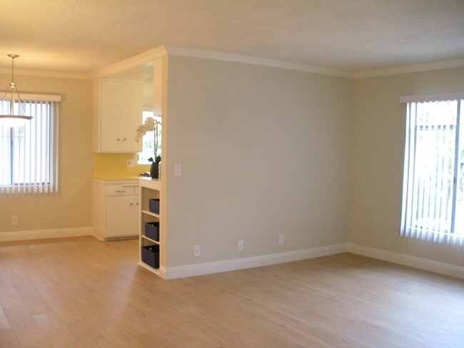 Building Photo - 122 N Wetherly Dr