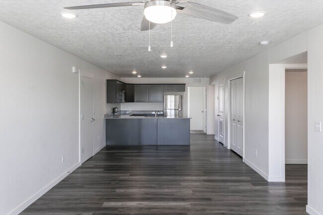 Foto del edificio - Beautiful 3-Bed, 2-Bath Apartment in The B...