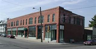 Building Photo - 605 Forest Ave