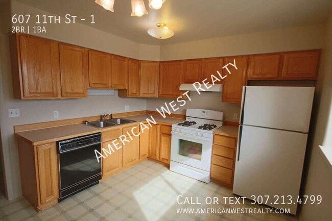 Building Photo - 607 11th St