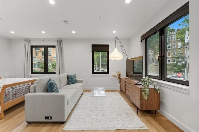 Foto del edificio - 1618 Beacon St