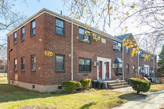 Building Photo - Clearview Gardens