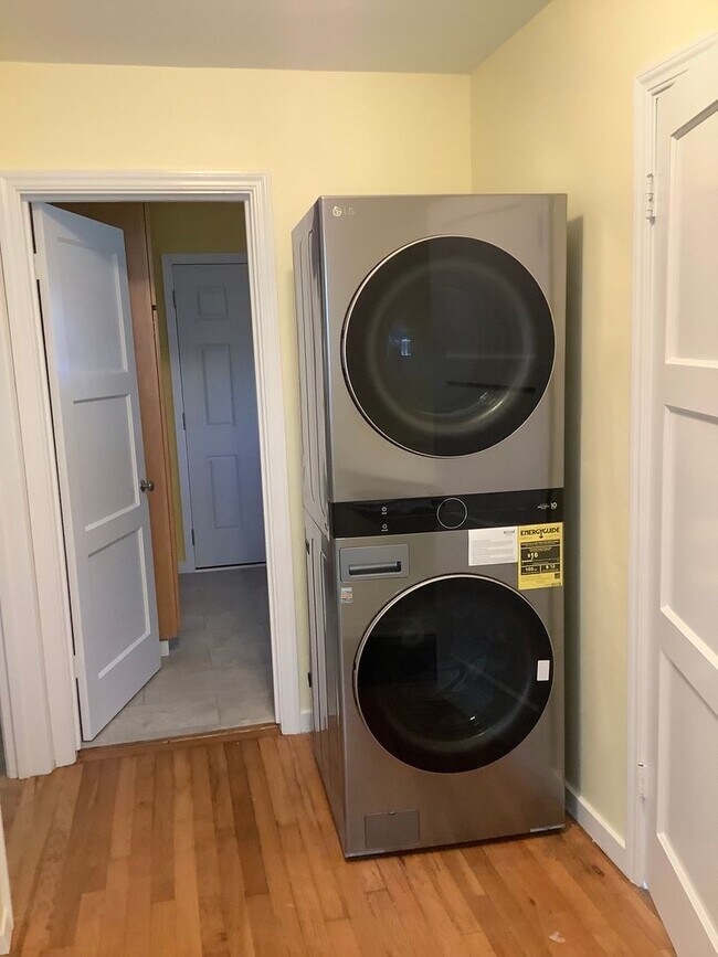 Foto del edificio - Cute 3 bedroom 2 bathroom home in Sebastopol