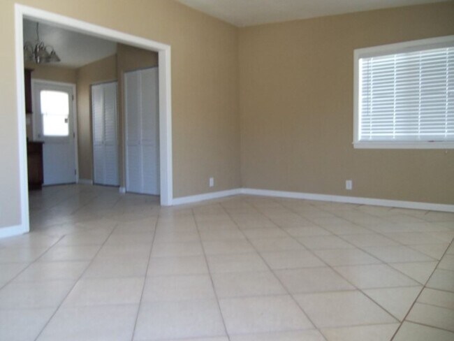 Foto del edificio - 74934 Serrano Dr