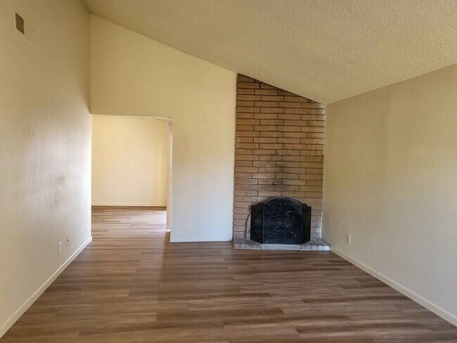 Building Photo - 3633-3635 Sutterwoods Way