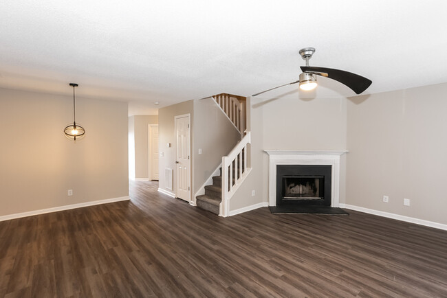 Foto del edificio - 3 Bedroom Townhome in Charlotte