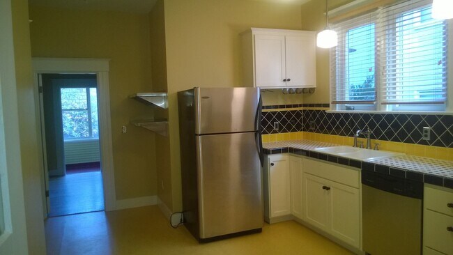 Kitchen - 2465 NW Northrup St