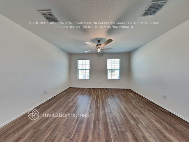 Foto del edificio - 121 Br Vlg Wy