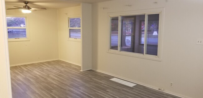 Foto del edificio - 2286 W Kessler Blvd N Dr