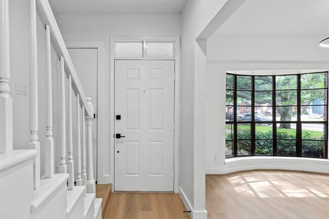 Foto del edificio - 7921 Knight Rd