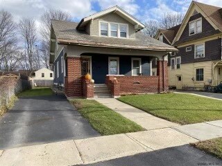 Primary Photo - 4 Rogers St
