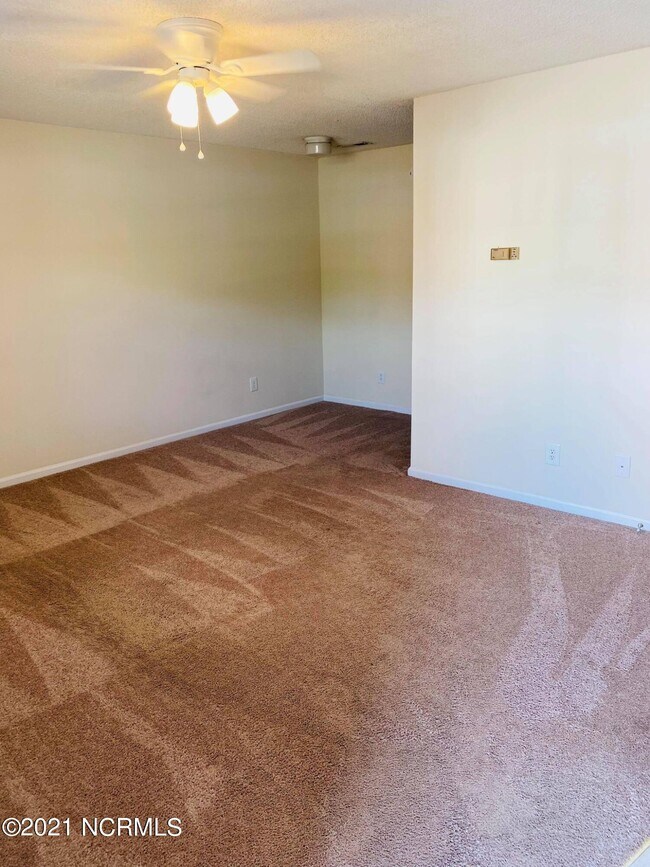 Foto del edificio - 4008 Whitebridge Dr