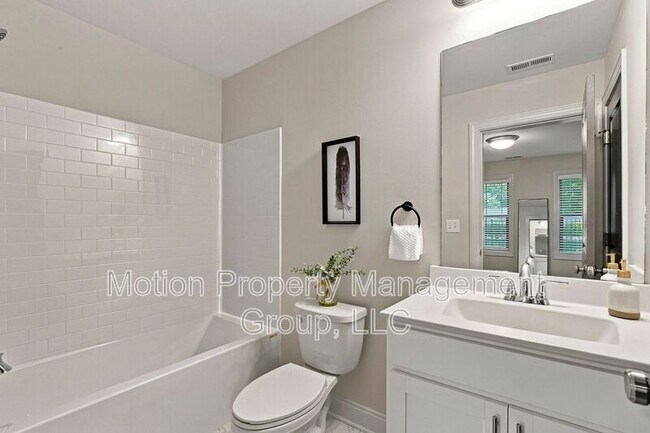 Building Photo - 776 Angora Aly