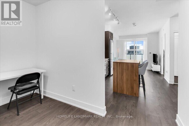 Photo du bâtiment - 2550 Simcoe St N