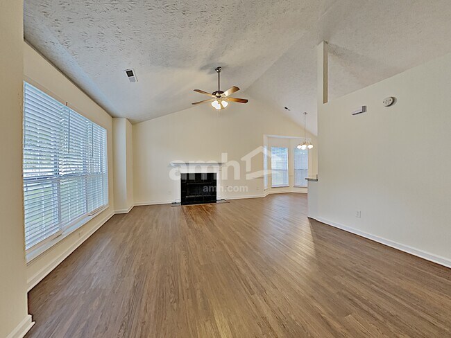 Foto del edificio - 119 Willow Springs Ln