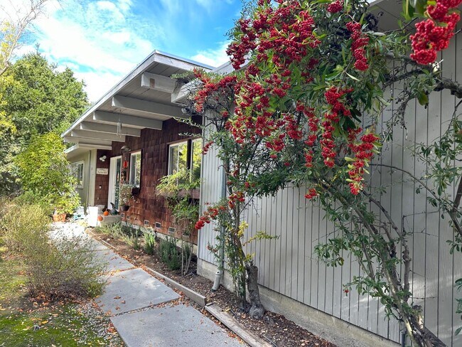 Foto del edificio - 121 Escanyo Way