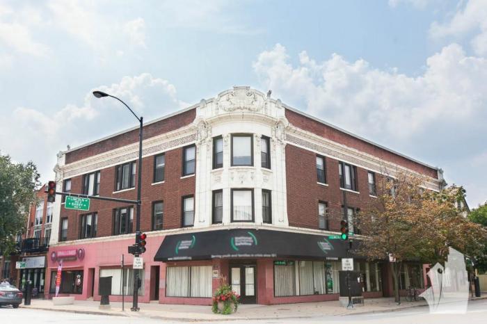 Foto principal - 2 bedroom in Chicago IL 60657