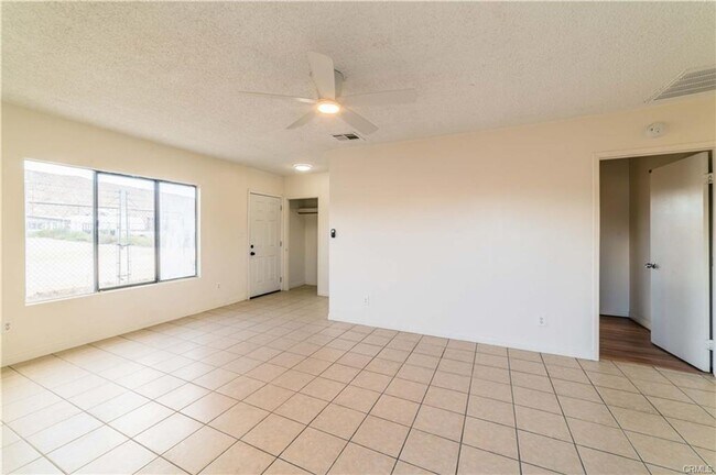 Building Photo - GREAT LOCATION IN DOWNTOWN - OLD TOWN YUCC...