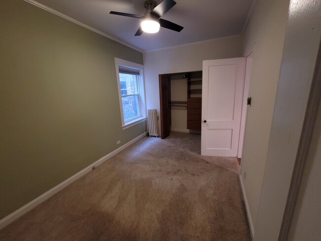 Main Bedroom - 2536 W Hutchinson St